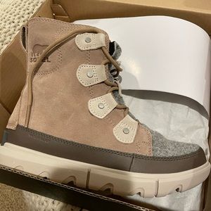Sorel waterproof explorer II boots 6